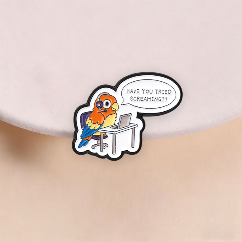 「Screaming Enamel Pin」の漫画風デザイン - Office Tech Wear のレビューと価格