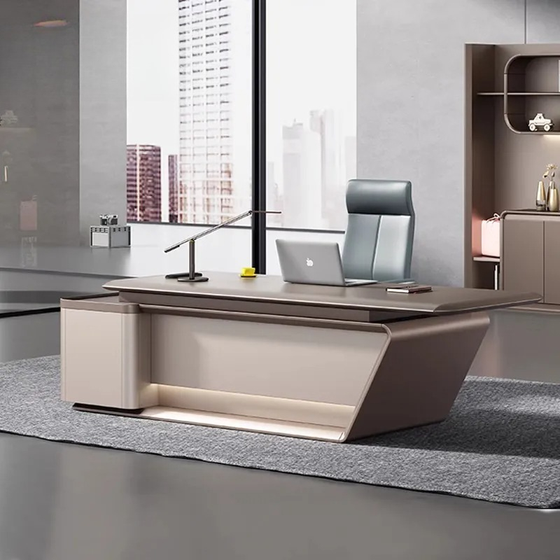 モダンなエグゼクティブデスクとチェアセット、オフィス家具、大 - Office Tech Management のレビューと価格